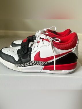 Nike Kids Air Jordan’s  Low-Top Sneaker with Grey Elephant Print Y- 6.5